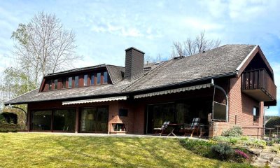 Großzügige Villa auf parkähnlichem Grundstück!