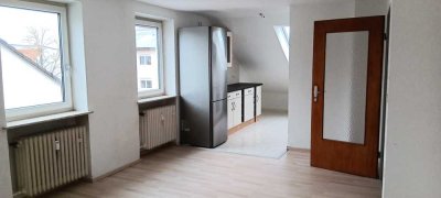 Helle 3-Zimmer-Dachgeschoss Wohnung