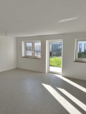 großzügige 3-Zimmer-Gartenwohnung, Barriere-reduziert, Aufzug, Erstbezug