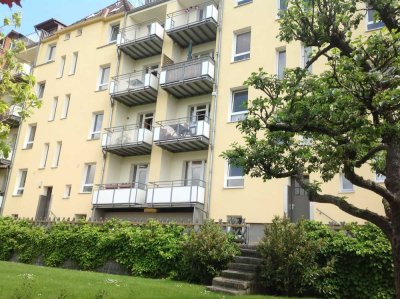 Ansprechende 2,5-Zimmer-EG-Wohnung mit EBK in zentraler Lage