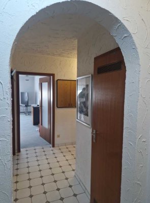 große 3-Zi.-Eigent.Wohn. Rheinst.-Forchheim mit Einzelgarage