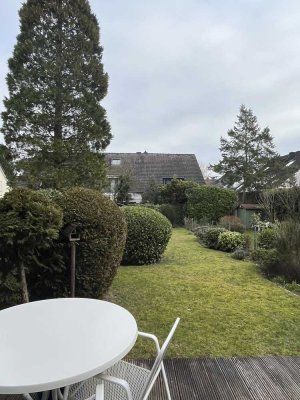 EG-Wohnung mit Garten und Schwimmbadnutzung im Haus