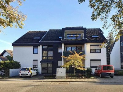 Sanierte Wohnung mit zwei Zimmern sowie Balkon und neuwertiger EBK in Sandhausen