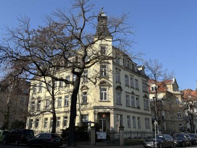 sonnige, grosszügige 3-ZKB mit Einbauküche und Balkon in bester Dresdner Wohnlage