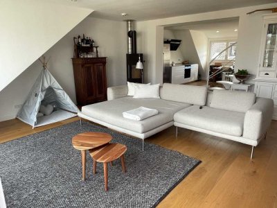 Lichtdurchflutete, klimatisierte Maisonette Wohnung mit Dachterrasse mitten im Lorettoviertel