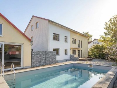 Großes Mehrfamilienhaus, Pool u. Doppelgarage, gepflegt, teilrenoviert - Bes: FR 29.5. ind. Vereinb.