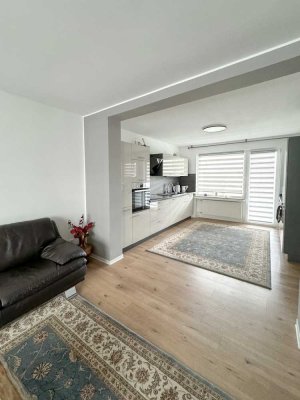 Modernisierte Wohnung mit vier Zimmern und Balkon in Dortmund Wickede