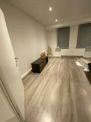 2-Raum Wohnung mit Balkon / Zentrale Lage