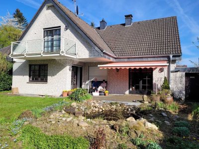 Privatverkauf: Geräumiges,  7-Raum-Einfamilienhaus mit gehobener Innenausstattung in Overath