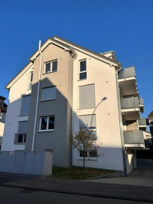 Barrierefreies Wohnjuwel in Zuffenhausen: 3 Zimmer, KfW-55 Standard & TG-Stellplatz!