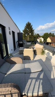 Neubau 2 Zi Penthouse-Wohnung nach Erstbezug, Balkon, EBK, KFW 40+ frei ab 01.07.