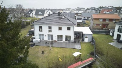 Wunderschöne Doppelhaushälfte 2023 in Brandenburg an der Havel- Schmerzke