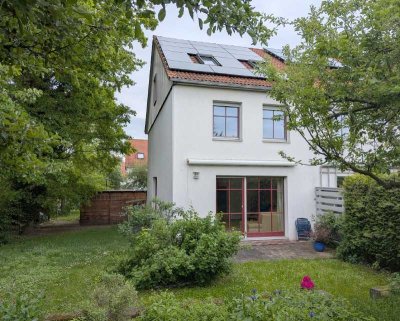 Rarität: idyllisch gelegenes Reihenendhaus in Strehlen