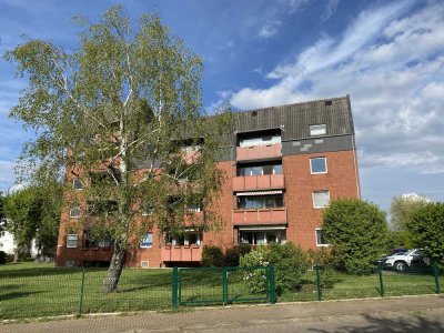 Attraktive 4-Zimmer-Wohnung mit Balkon, Einbauküche und Stellplatz in zentraler Lage