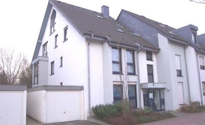 Moderne Erdgeschosswohnung mit eigenem Garten