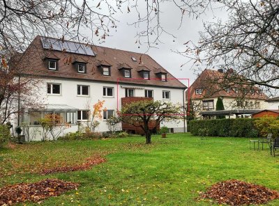 4-Zimmer-Wohnung mit Balkon und Garage in exzellenter Lage von Lauf