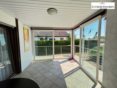 *Wohnhaus mit Einliegerwohnung und Doppelgarage auf großem Grundstück in exponierter Lage*
