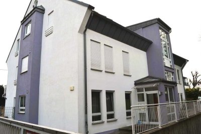 Geschmackvolle, gepflegte 3-Raum-Wohnung mit EBK in Frankfurt am Main