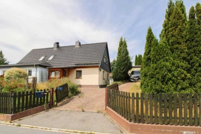Charmante Doppelhaushälfte mit großem Garten und Ausbaupotenzial am Stadtrand von Chemnitz