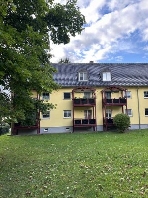 Ansprechende und vollst. renovierte 3-Raum-Maisonette-Wohnung geh. Innenausstattung ruhige Lage