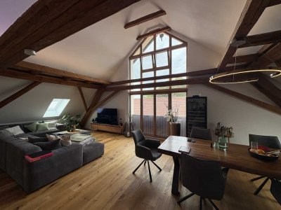 Stilvolle 4-Zi.- Dachgeschosswohnung mit modernem Wohnkomfort