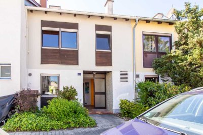 Schnuckeliges RMH mit Gestaltungspotential in ruhiger Lage mit Garten, Blick ins Grüne, TG-Stellplat