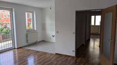 2 Kaltmieten frei! Günstige 2-Zimmer-Wohnung mit viel Potenzial!