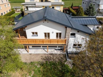 Schöne Wohnung mit Aussicht und Garten, sehr zentral, Carport