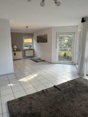 Schicke und geräumige 3,5 ZKB in ruhiger Lage von Nentershausen