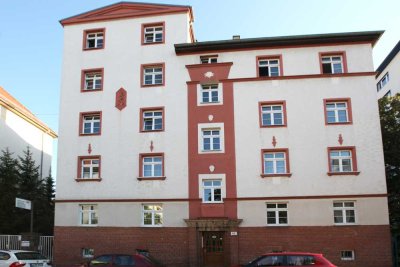 Große helle 2 RW mit Balkon und Wohnküche