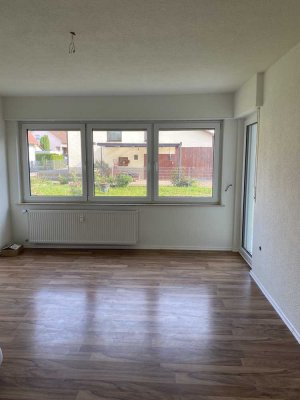 Schöne 4-Zimmer-Erdgeschosswohnung mit Balkon in Frickenhausen