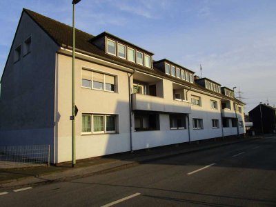 Helle und  modernisierte 2,5-Zimmer-Dachgeschosswohnung in Duisburg