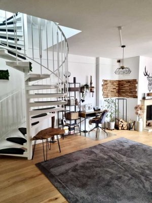 Helle Maisonette-Wohnung mit Garten und Dachterrasse in Oranienburg
