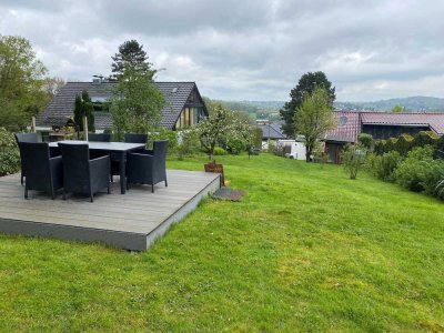Kleine Doppelhaushälfte mit großem Garten!
