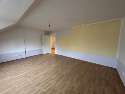 3 Zimmer -Dachgeschoss - gepflegt