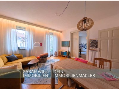 Altbauperle mit hohen Decken, Holzdielen & Balkon mit Blick zum Pfälzer Wald + Garage