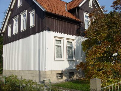 Schöne helle Altbauwohnung