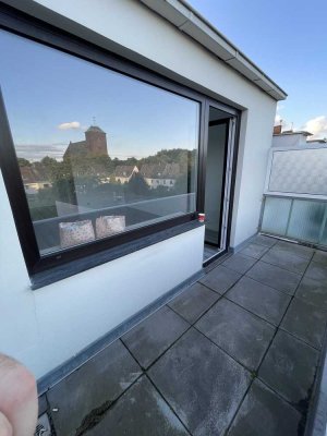 Sanierte 2-Raum-Wohnung mit Balkon und Einbauküche in Duisburg