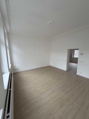 Frisch renovierte 2-Zimmer-Altbauwohnung in Krefeld Inrath-Kliedbruch