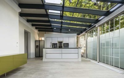 NEU *Paul & Partner* EXKLUSIVES WOHNEN IN BESTER LAGE MIT DESIGNKÜCHE, 3 STELLPLÄTZEN & TERRASSE ! !