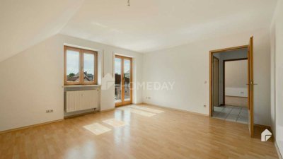 Sofort frei! 3-Zimmer-Wohnung mit Balkon, ausbaufähigen Dachboden und TG-Stellplatz in Bad Abbach