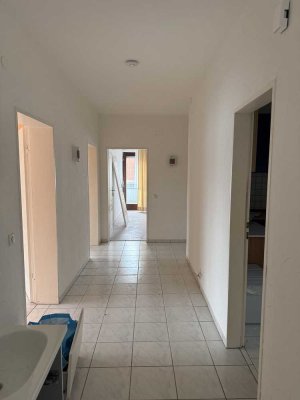 Frisch Sanierte 3-Zimmer-Wohnung mit Balkon & Garage – Erstbezug nach Modernisierung!