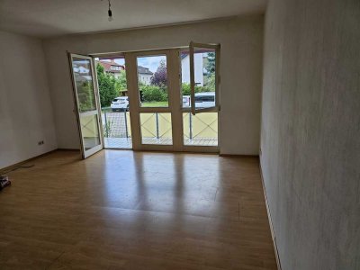 Aparte 2 Zimmer Wohnung mit 2 Balkone und Einbauküche