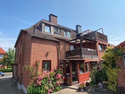 Charmante, sanierte 3-Zimmer-Wohnung mit überdachtem Balkon