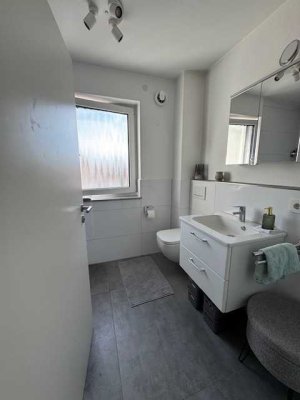Neuw., moderne 3,5-Zi.-Wohnung mit Einbauküche und Balkon in Aalen