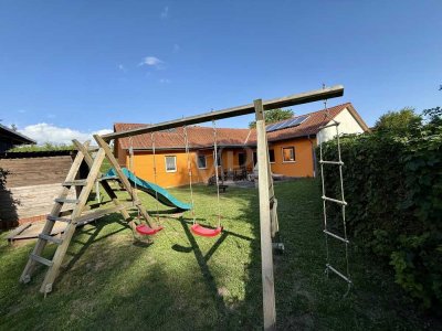 Energieeffizientes, gruppengeeignetes Ferienhaus für bis zu 10 Personen, samt Indoor -Schwimmbad