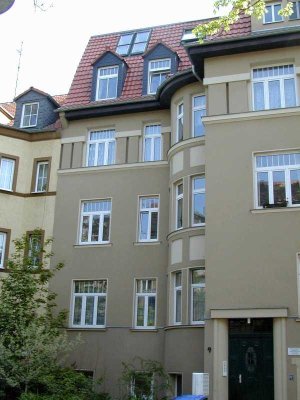 Schöne 4 Zi-WE mit gr. Balkon, Laminat, gr.Wohnküche Wannenbad+Gä-WC in der südl.Innenstadt