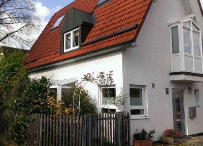 Lichtdurchflutet und ruhig gelegen: Einfamilienhaus in Waldperlach
