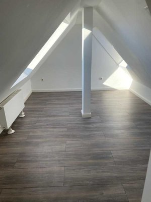 Moderne 2-Zimmer Maisonette-Wohnung im 4. OG in Stuttgart-Süd