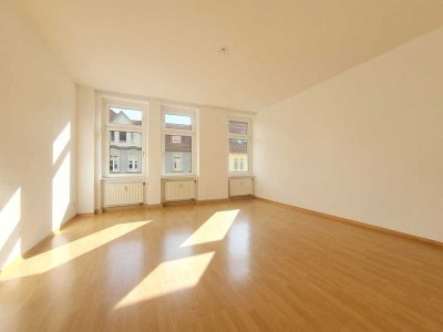WG-geeignet, EBK! Sehr geräumige & gut geschnittene 2-Raumwohnung nahe Zentrum direkt an FH Erfurt!
